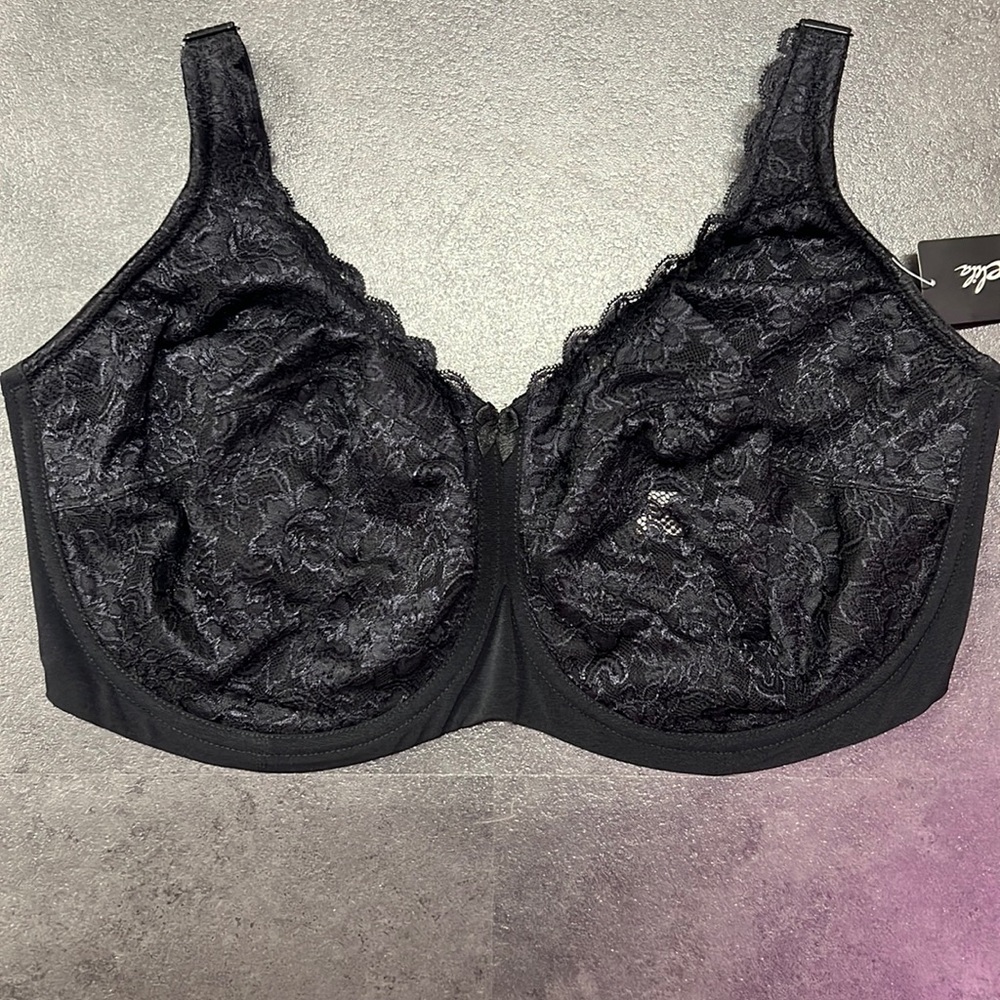 Plus-size full coverage lace bra